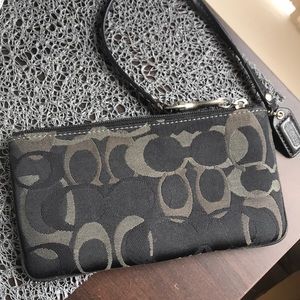 Coach wristlet - Black